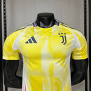 Camisa Juventus Away II 2024/25 Adidas Jogador Masculina amarela, escudo da Juventus no peito, design moderno com tecnologia AEROREADY e corte ajustado ao corpo.