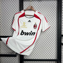 Camisa Retrô Milan 2006/2007 - Masculina Adidas - Branca com detalhes em vermelho