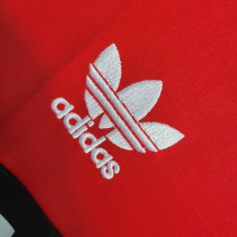 "Camisa Newell’s Old Boys 1993/94 Adidas Retrô Masculina vermelha e preta, modelo clássico anos 90, uniforme histórico do futebol argentino, ideal para colecionadores e torcedores apaixonados."