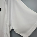 Camisa Roma Away II 2000/01 Kappa Retrô Masculina branca, com detalhes em grená e amarelo, escudo bordado da Roma e logo Kappa retrô nas mangas.