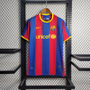 "Camisa Barcelona Home I 2010/11 Nike Masculina, uniforme azul e grená com escudo oficial do Barça e logo Nike, disponível nos tamanhos P ao XGG."