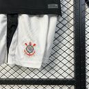 "Kit Infantil Corinthians Away 2025/26 Nike, uniforme oficial com camisa preta, shorts e meias, ideal para crianças de 3 a 13 anos torcedoras do Timão."