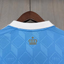 Camisa Bélgica Away II 2024/25 Adidas masculina, azul com detalhes em amarelo, escudo da seleção belga no peito e três listras Adidas nos ombros, feita em tecido leve e respirável com tecnologia AEROREADY, ideal para jogos, treinos e torcer com estilo e conforto.”