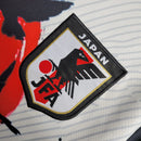 Camisa Japão Concept Samurai 2022/23 Adidas Torcedor Masculina branca, design inspirado nos guerreiros samurais, uniforme conceitual da seleção japonesa de futebol com tecnologia AEROREADY, peça cultural e esportiva para colecionadores.