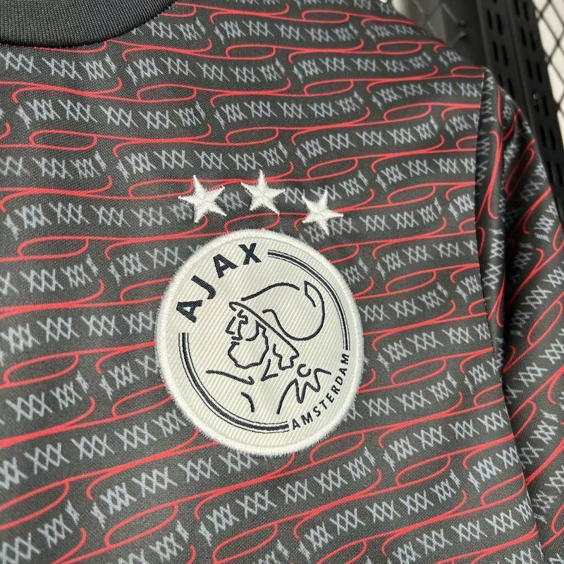 Camisa Ajax Pré-Jogo 2024/25 Adidas Torcedor Masculina oficial, design exclusivo usado no aquecimento, poliéster com tecnologia AEROREADY, produto licenciado para torcedores e colecionadores
