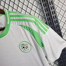 Camisa Argélia Home I 2024/25 Adidas Torcedor Masculina branca, com detalhes em verde e vermelho da bandeira, tecido leve e respirável para torcedores da seleção Les FennecsCamisa Argélia Home I 2024/25
Camisa Argélia Adidas branca
Camisa seleção Argélia masculina
Camisa Argélia torcedor 2024/25
Camisa Les Fennecs home 2024
Camisa Argélia uniforme principal
Camisa Argélia branca masculina