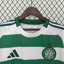 Camisa Celtic Home 2024/25 Masculina para Torcedor, modelo oficial do time escocês, verde e branca listrada, perfeita para fãs do Celtic Football Club."