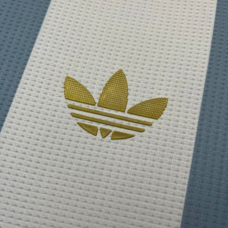 Camisa Argentina "Edição Aniversário" 2024/25 Adidas Torcedor Masculina azul celeste com detalhes brancos, tecido leve e respirável, corte masculino – ideal para torcer, colecionar e uso casual.