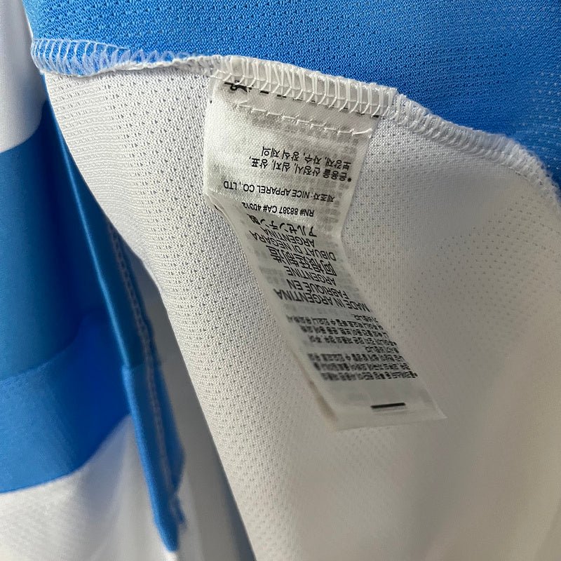 Camisa Argentina Home 2024/25 Torcedor Masculina Adidas com Patch de Campeão – , branca e azul celeste
