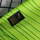 "Kit Infantil Palmeiras Third 2023/24 Puma completo com camisa, shorts e meião, oficial do Verdão, tecido leve e respirável, ideal para jovens torcedores.