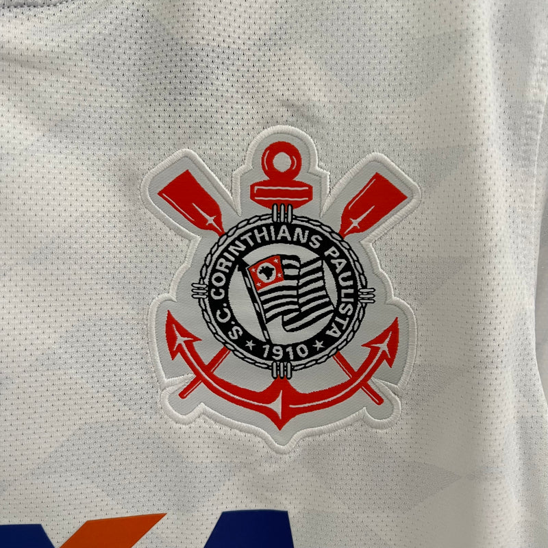Camisa Corinthians Home I 2012/13 Nike Torcedor Masculina branca vista frontal


Detalhe do escudo bordado da camisa Corinthians 2012 Nike 


Camisa do Corinthians 2012/13 Nike modelo torcedor masculina


Vista traseira da camisa branca do Corinthians temporada 2012 2013"

Close na gola polo preta da camisa Corinthians Nike 2012


Etiqueta Nike Dri-FIT na camisa Corinthians 2012 