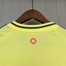 Camisa País de Gales Away II 2024/25 Adidas masculina amarela com detalhes em vermelho e verde, gola careca, mangas curtas e tecido leve respirável para torcedores"