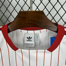 Camisa Benfica ICON 2025/26 Adidas Torcedor Masculina Branca, design elegante com detalhes vermelhos, conforto e tradição do futebol português