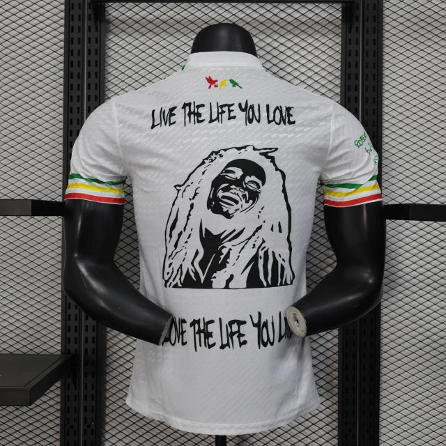 Camisa Ajax Edição Especial 2025/26 Adidas Jogador Masculina, versão Player Issue, cor exclusiva, escudo oficial em silicone termocolado, logo Adidas, tecido HEAT.RDY de alta performance, slim fit, lançamento oficial do Ajax Amsterdam para torcedores e colecionadores."