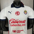 Camisa Chivas Guadalajara Away II 2024/25 Puma Jogador Branca, uniforme mexicano, escudo premium, tecnologia DryCELL, versão atleta"