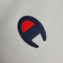 Camisa Parma Away II 2003/04 Retrô Masculina Branca com detalhes azuis e dourados, escudo histórico bordado e design clássico inspirado na era de ouro do clube.”