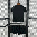 Kit Infantil Inter Miami Away II 2025/26 Adidas – Parte traseira da camisa e shorts rosa e branco, design moderno para jovens torcedores