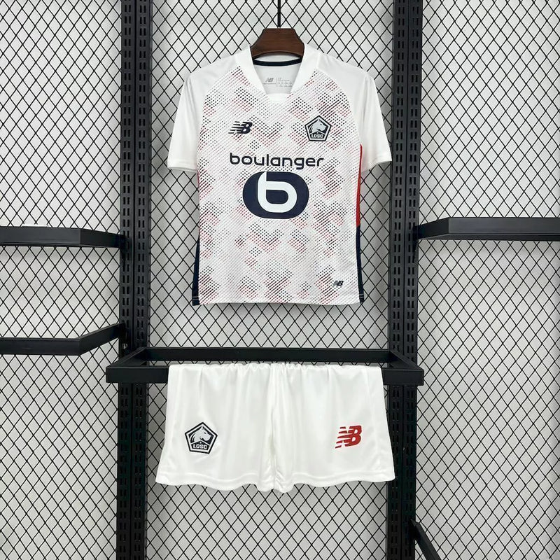 Kit Infantil Lille OSC Away II 2024/25 New Balance – Camisa Branca e Shorts Vermelho de Frente