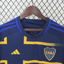 Camisa Boca Juniors Third (3) 2024/25 Adidas Torcedor Masculina com design moderno em cores exclusivas da temporada, escudo bordado e tecido leve com tecnologia AEROREADY para alta respirabilidade e conforto.
