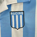 Camisa Racing Home I 1997/98 Topper Retrô Masculina na cor azul, uniforme histórico do Racing Club da Argentina, modelo masculino retrô temporada 1997/98, confortável e respirável para torcedores e colecionadores.