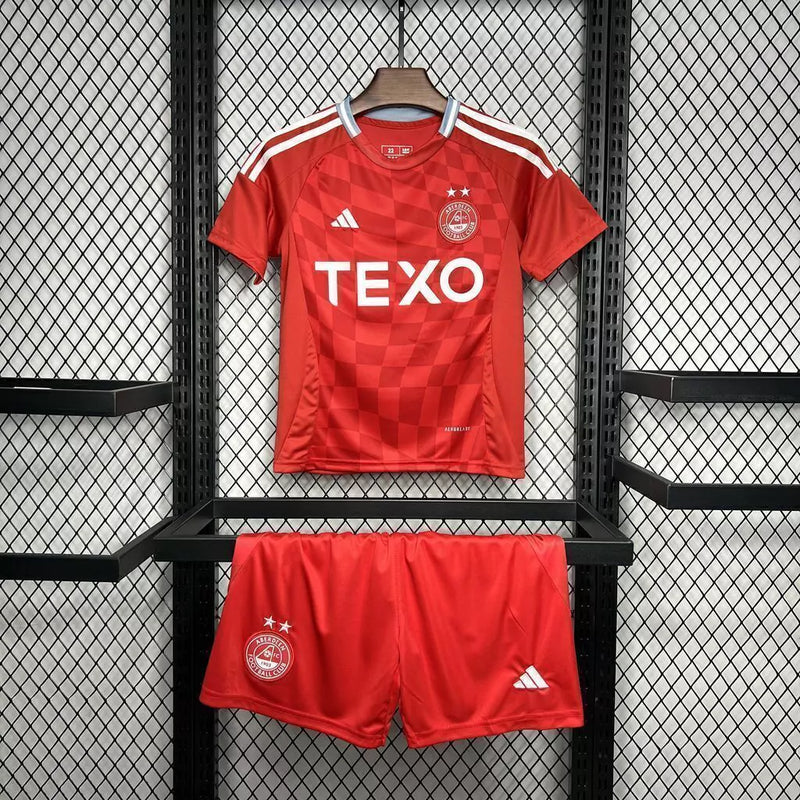 Camisa infantil Aberdeen Home 2024/25 Adidas, uniforme oficial vermelho com detalhes em branco, design clássico para jovens torcedores do clube escocês”