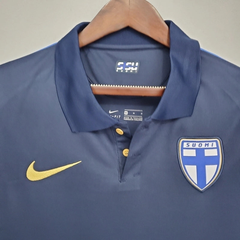 Camisa Finlândia Away II 2020/21 Nike retrô masculina azul marinho com detalhes brancos e dourados, gola redonda e mangas curtas, modelo clássico em tecido leve e respirável para torcedores e colecionadores"