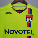“Camisa Olympique Lyon Third III 2008/09 Umbro Retrô Masculina Amarelo Fluorescente, modelo clássico do Lyon com design vibrante, estilo retrô e conforto para torcedores e colecionadores
