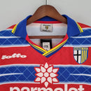 Camisa Parma Goleiro 1998/99 Retrô Masculina Vermelha e Azul com escudo histórico bordado, design vintage e inspiração nos goleiros lendários do futebol italiano.