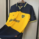Camisa retrô Boca Juniors 1998/99 Nike masculina azul e amarela, clássica da Bombonera, ideal para colecionadores e torcedores, disponível na Wazemix.