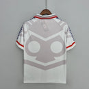 Camisa Universidad de Chile Away II 1996/97 retrô masculina branca, modelo clássico dos anos 90, gola e mangas tradicionais, perfeita para torcedores e colecionadores, estilo histórico e nostálgico do futebol chileno"