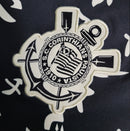 Camisa Corinthians 2023/24 edição especial Nike Torcedor masculina preta com estampa japonesa em branco e escudo bordado do clube no peito 