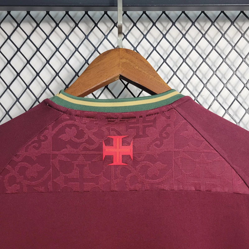 Camisa Vasco da Gama Goleiro 2022/23 Kappa Masculina vinho, manga longa, detalhes da marca Kappa nas mangas e escudo do clube bordado no peito"