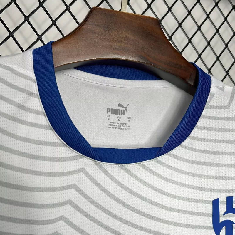 Camisa Al-Hilal (2) Away 2024/25 Puma Torcedor Masculina com escudo oficial bordado e logo da Puma, modelo de visitante do clube de futebol saudita.