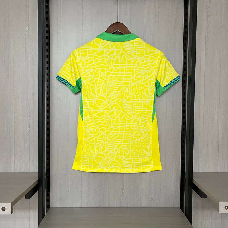 Camisa Brasil Home 2024/25 Torcedora Feminina oficial, cores da seleção brasileira, escudo bordado, tecido leve e respirável