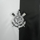 Kit Infantil Corinthians Third (3) 2024/25 Nike completo com camisa preta oficial, short confortável e design moderno, ideal para crianças torcedoras do Timão.