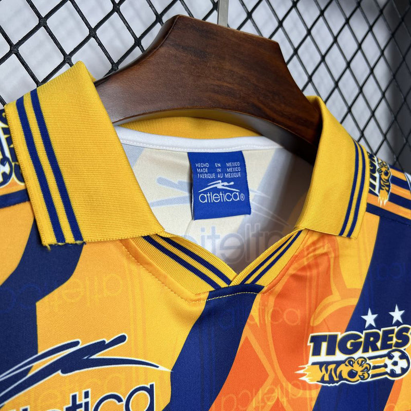 Camisa Tigres Home I 1997/98 Retrô Masculina Amarela, uniforme clássico do clube mexicano, escudo bordado, tecido leve e respirável, estilo retrô e conforto para torcedores"