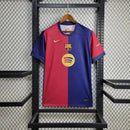 Camisa Barcelona Home 2024/25 Torcedor Masculina Nike oficial azul e grená com escudo bordado