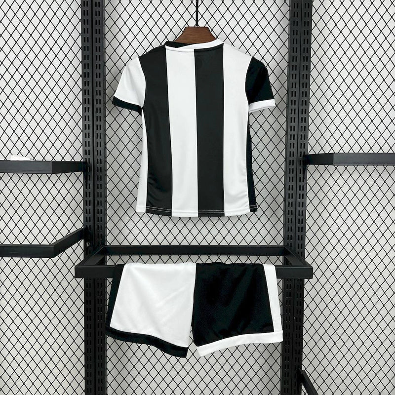 Kit Infantil Corinthians Third (3) 2024/25 Nike completo com camisa preta oficial, short confortável e design moderno, ideal para crianças torcedoras do Timão.