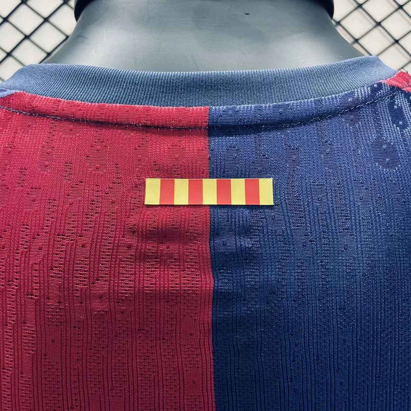 Camisa Barcelona Home 2024/25 Jogador Masculina Nike oficial azul e grená com escudo bordado, versão player usada pelos atletas