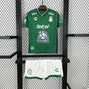 Kit Infantil Club León Home I 2025/26 – Camisa e shorts verde para crianças, uniforme completo do clube mexicano
