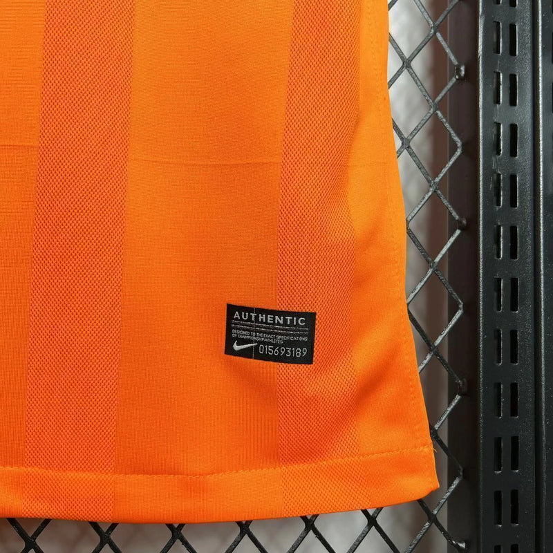 Camisa Corinthians Goleiro 2010/11 Nike Retrô Masculina na cor laranja, com escudo bordado e design clássico usado por goleiros do Timão