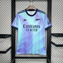 Camisa Arsenal Third III 2024/25 Adidas Torcedor Masculina, cor vibrante, escudo do Arsenal em destaque, tecido leve e respirável, gola e punhos com acabamento diferenciado, modelo infantil"