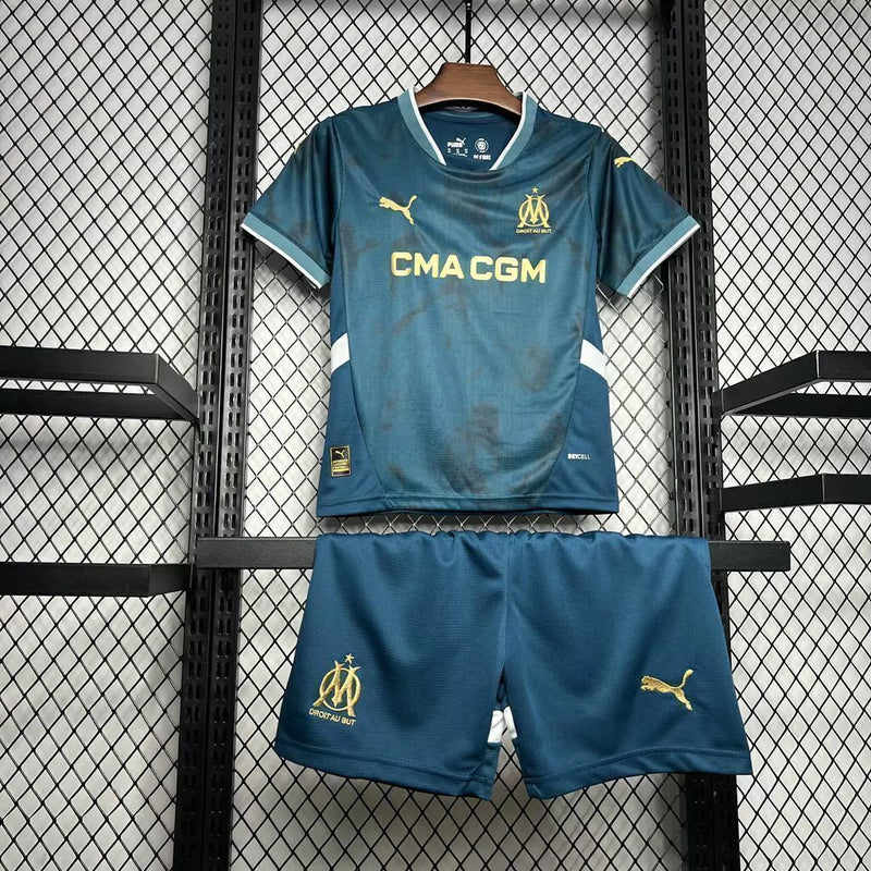 Kit Infantil Olympique de Marseille Away II 2024/25 Puma - uniforme oficial com camisa e shorts para crianças, tecido leve e confortável