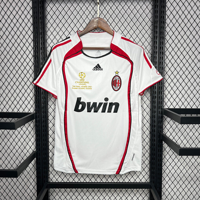 Camisa Retrô Milan 2006/2007 - Masculina Adidas - Branca com detalhes em vermelho