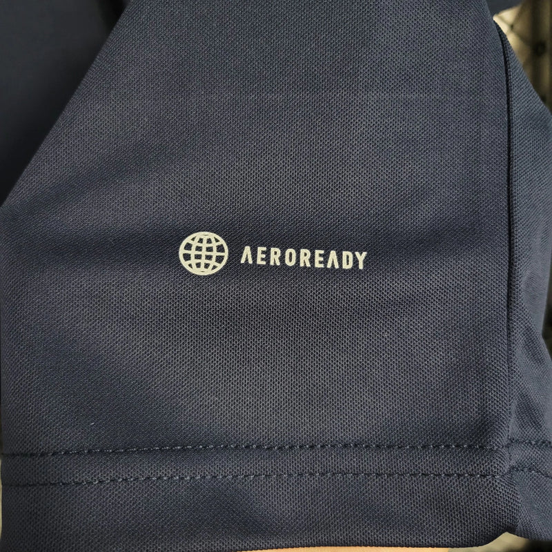 "Camisa Escócia 150 Anos Adidas masculina azul marinho com detalhes dourados, gola redonda, mangas curtas e tecido respirável, edição comemorativa especial de 150 anos da seleção escocesa para torcedores"