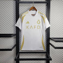 "Camisa Al-Nassr Third 2024/25 Adidas Torcedor Masculina oficial, uniforme alternativo do clube saudita, em tecido leve com tecnologia AEROREADY, escudo bordado e corte regular fit."