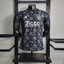 Camisa Ajax Third (3) 2023/24 Adidas Jogador Masculina original, versão player issue com tecnologia HEAT.RDY, cor preta com detalhes exclusivos, escudo Ajax em termotransfer e design moderno para colecionadores e torcedores."