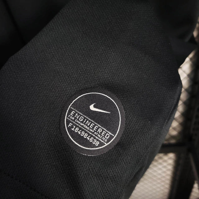Camisa Corinthians Away 2019/20 Nike preta masculina com escudo bordado e detalhes brancos.