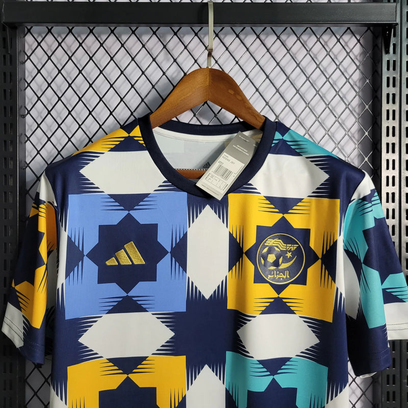 Camisa Argélia Treino 2022/23 Adidas Torcedor Masculina verde, com detalhes em branco inspirados na bandeira, tecido leve e respirável para treino e torcedores da seleção Les Fennecs Camisa Argélia Treino 2022/23
Camisa Argélia Adidas verde
Camisa seleção Argélia treino
Camisa Argélia torcedor 2022/23
Camisa Les Fennecs treino 2022
Camisa Argélia uniforme treino
Camisa Argélia verde masculina
Camisa Argélia coleção treino Adidas