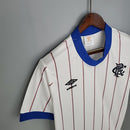 Camisa Rangers FC Away II 1983/84 Umbro Retrô Masculina Branca, uniforme retrô clássico do Rangers, design vintage e histórico para colecionadores e torcedores.”